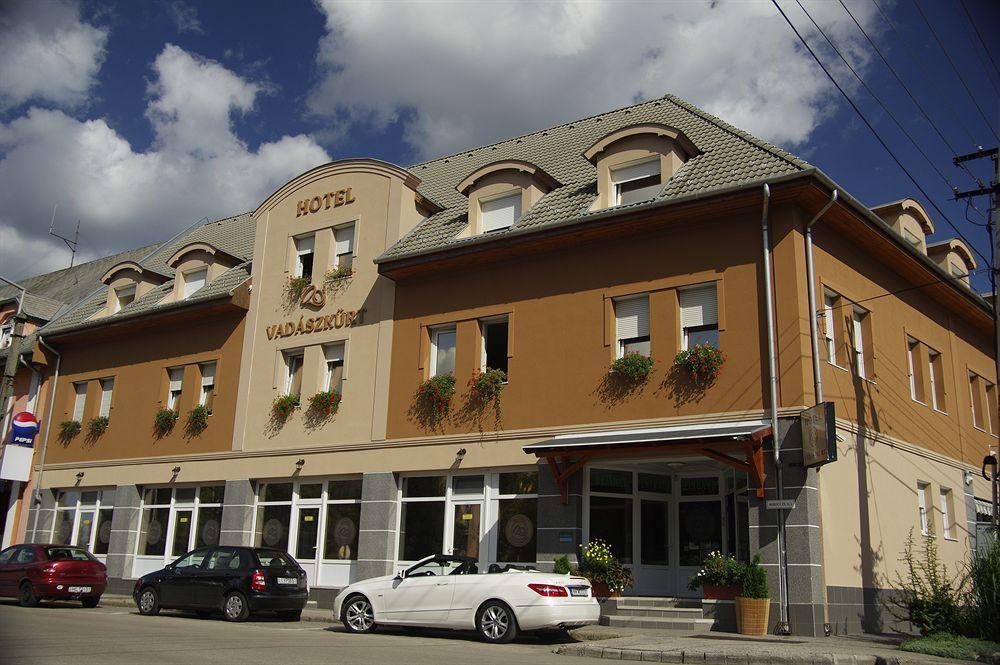 Hotel Vadaszkuert Superior Szekesfehervar Exterior photo
