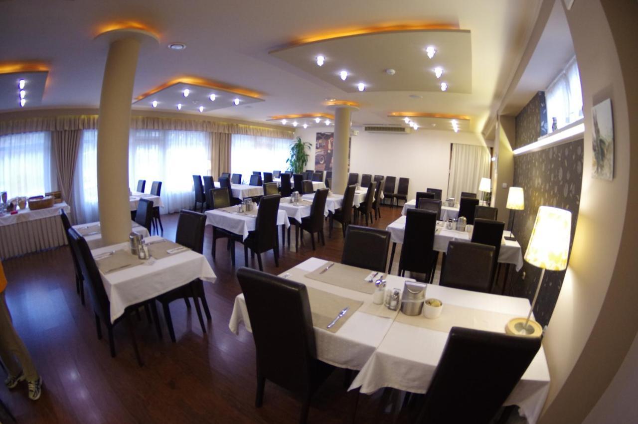 Hotel Vadaszkuert Superior Szekesfehervar Exterior photo